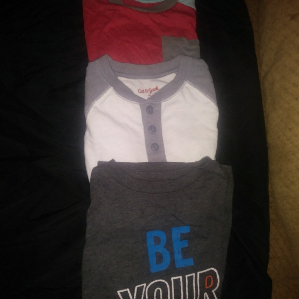 Boys Cat & Jack shirt bundle (3) quantity